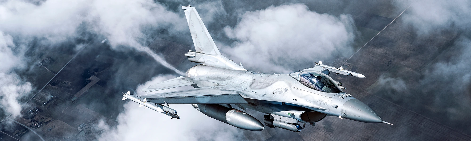 An F-16 Fighting Falcon in flight
